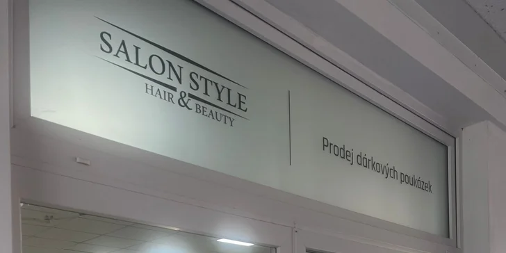 Kadeřnické balíčky pro dámy: barvení, regenerační kúra či zesvětlení vč. stylingu