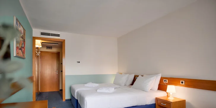Crikvenická riviéra: hotel blízko pláží, polopenze včetně nápojů