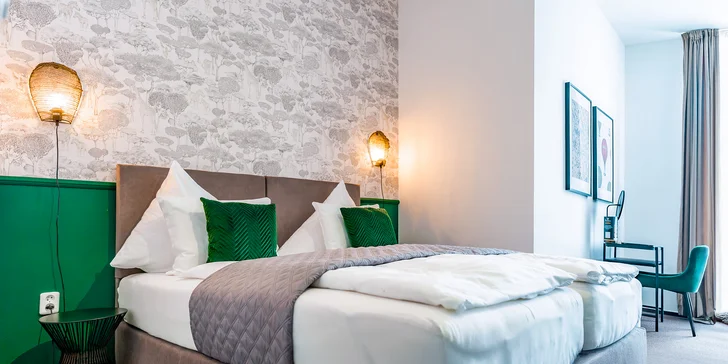 Romantika nebo jízda s přáteli v Hradci: degustace prosecca, vstupy na Bílou věž a další