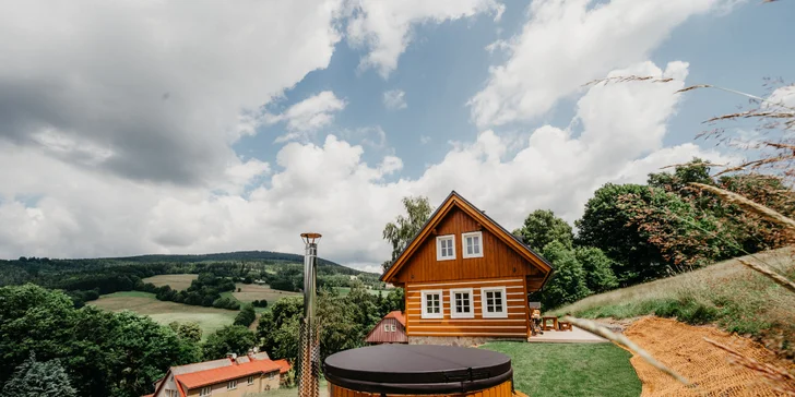 Nová roubenka vč. vířivky na Benecku s výhledem na Krkonoše až pro 10 osob