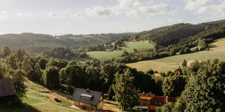 Nová roubenka vč. vířivky na Benecku s výhledem na Krkonoše až pro 10 osob