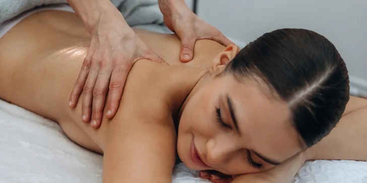 50 minut olejové relaxační nebo rekondiční masáže dle výběru