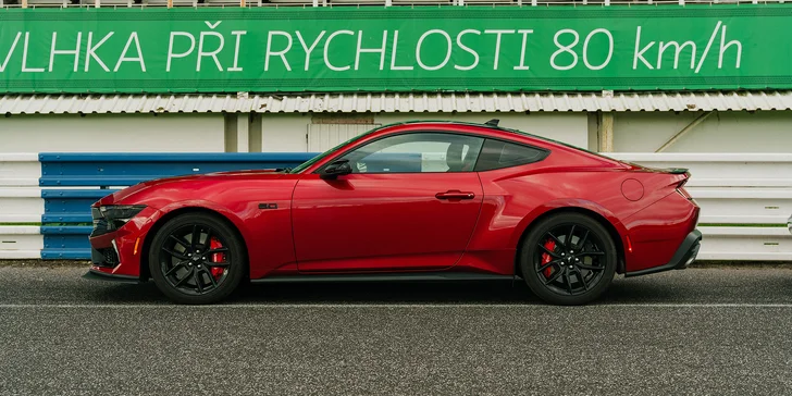 Řízení či spolujízda na závodním okruhu v autě podle výběru: Mustang, Dodge, EVO