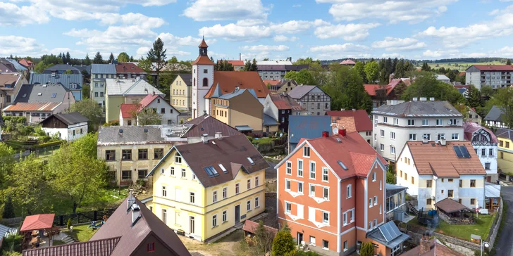 Krušné hory i s jídlem: vybavený apartmán nebo chalupa až pro 14 osob