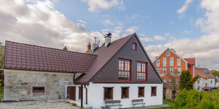 Krušné hory i s jídlem: vybavený apartmán nebo chalupa až pro 14 osob
