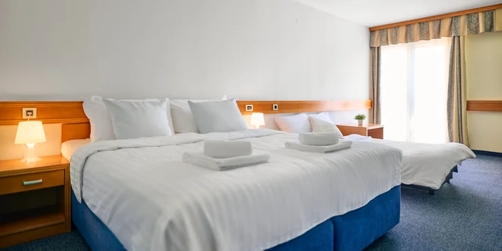 Crikvenická riviéra: hotel blízko pláží, polopenze včetně nápojů