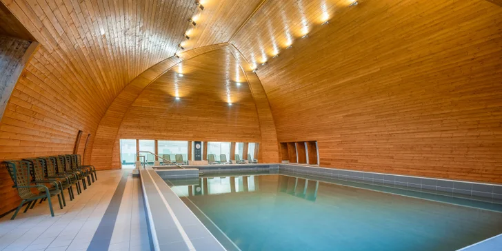 Autobusový zájezd do lázní Hévíz: 4* hotel s all inclusive a wellness, koupání v léčivém jezeře, výlety k Balatonu