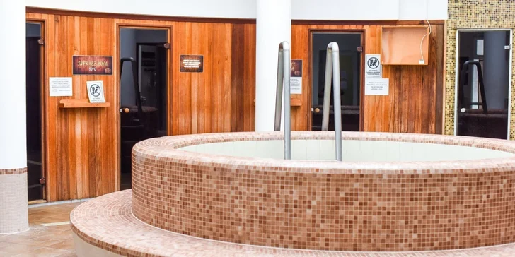 Maďarské termály u Debrecínu: vstupy do lázní, wellness, polopenze, možnost vířivky na pokoji