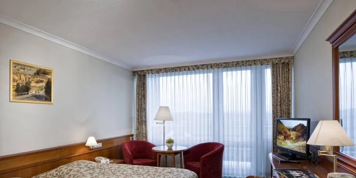 Autobusový zájezd do lázní Hévíz: 4* hotel s polopenzí a wellness, vstup do lázní i výlety k Balatonu