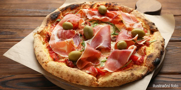 Křupavá pizza podle výběru z 10 druhů o průměru 35, 40 nebo 50 cm