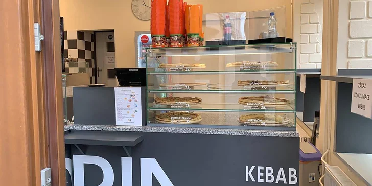 Křupavá pizza podle výběru z 10 druhů o průměru 35, 40 nebo 50 cm