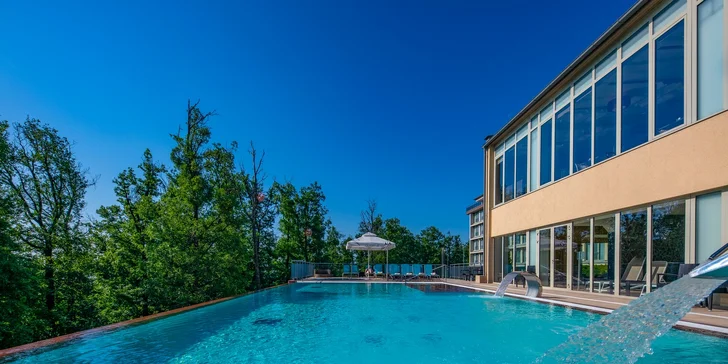 Rodinný relax v Maďarsku: 4* hotel s wellness, polopenze i výhled na pohoří Mátra