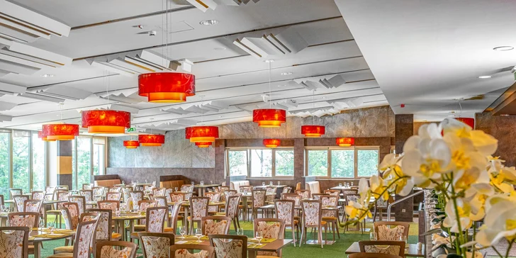 Rodinný relax v Maďarsku: 4* hotel s wellness, polopenze i výhled na pohoří Mátra
