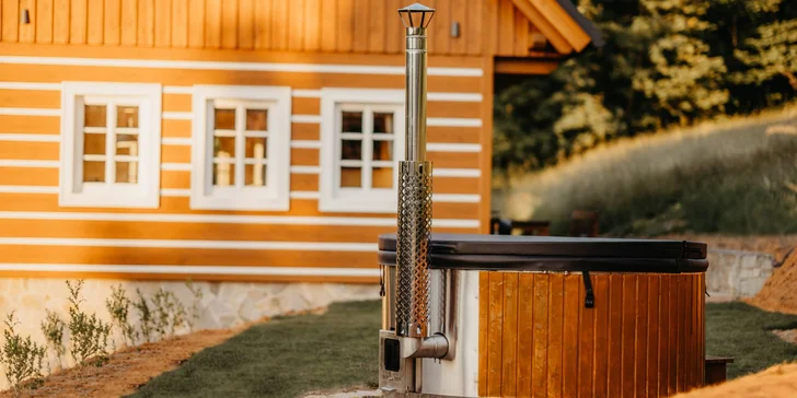Nová roubenka vč. vířivky na Benecku s výhledem na Krkonoše až pro 10 osob