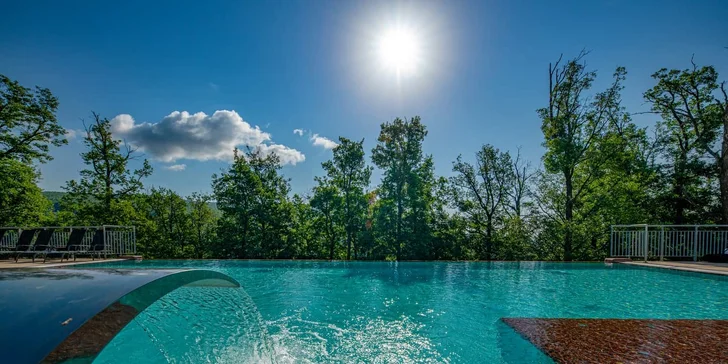 Rodinný relax v Maďarsku: 4* hotel s wellness, polopenze i výhled na pohoří Mátra