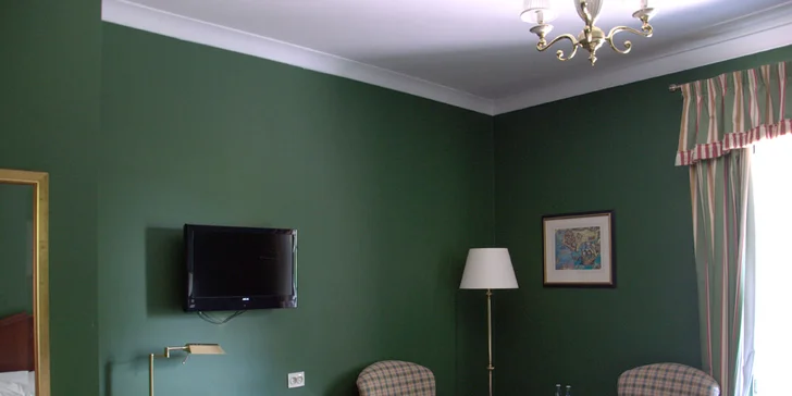 Romantika nedaleko Krakova: pobyt na 4* zámečku se snídaní nebo polopenzí, wellness