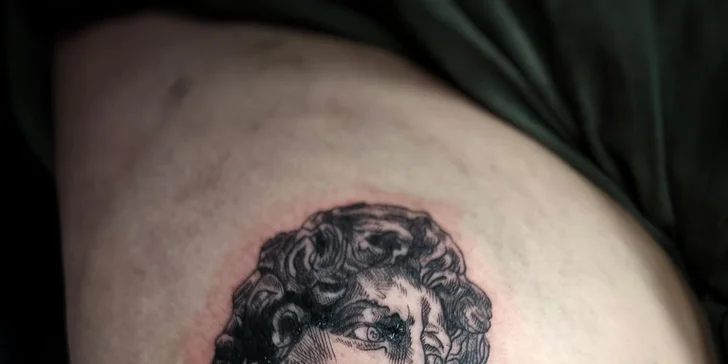 Tetování v centru Prahy: handpoke kérky do 10x10 cm, tetování strojkem do 15x15 cm