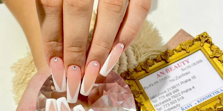 Ruce, co okouzlí: klasická manikúra, gel lak či Shellac i gelové nehty