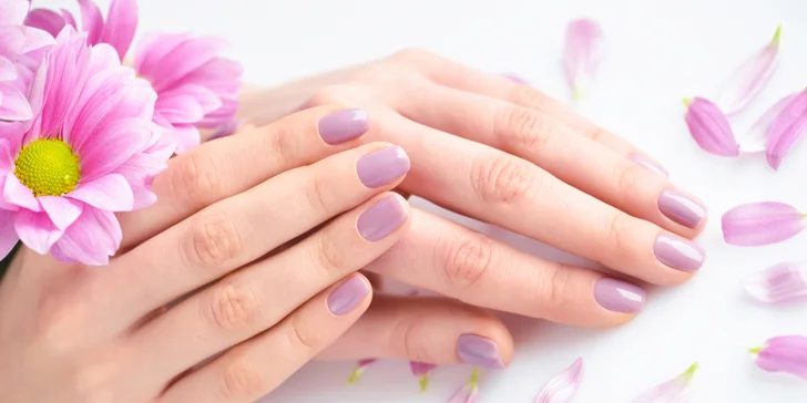 Ruce, co okouzlí: klasická manikúra, gel lak či Shellac i gelové nehty