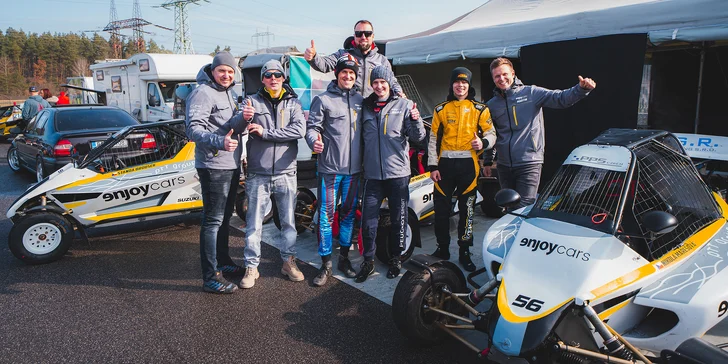 Jízda ve speciální závodní buggy Kartcross na 4 tratích po celé ČR