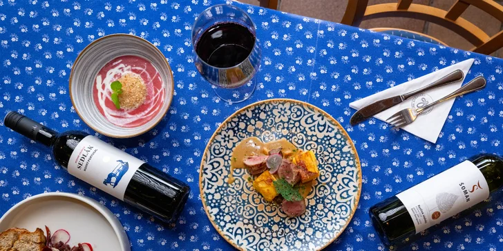Čtyřchodové menu i s vinným párováním ve valašské kolibě pro 2 osoby