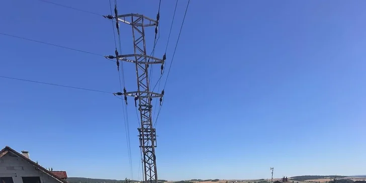 Ruční čištění exteriéru i interiéru s tepováním sedaček karavanu či obytného vozu