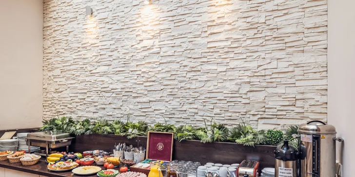 Komfortní hotel na Novém Městě s bufetovou snídaní pro 2–3 osoby