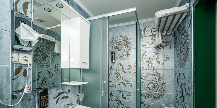 Komfortní hotel na Novém Městě s bufetovou snídaní pro 2–3 osoby