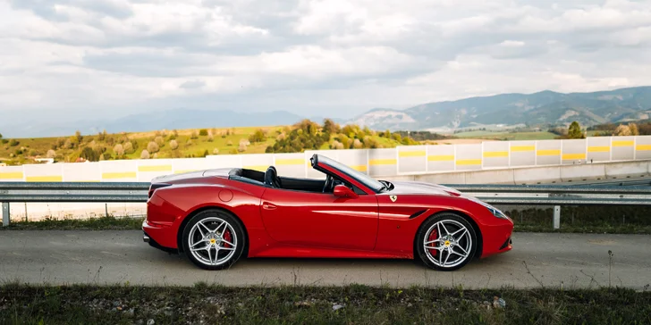 Ovládněte supersport: Ferrari California T nebo Lamborghini Gallardo na 15–40 minut řízení