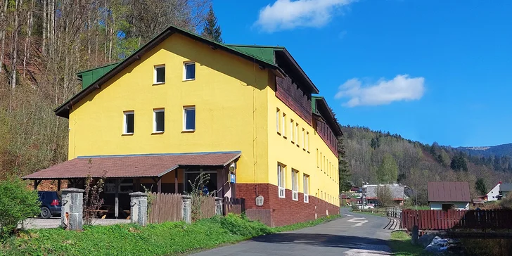Zabydlíte se v hotelu Krakonoš v Dolním Dvoře.