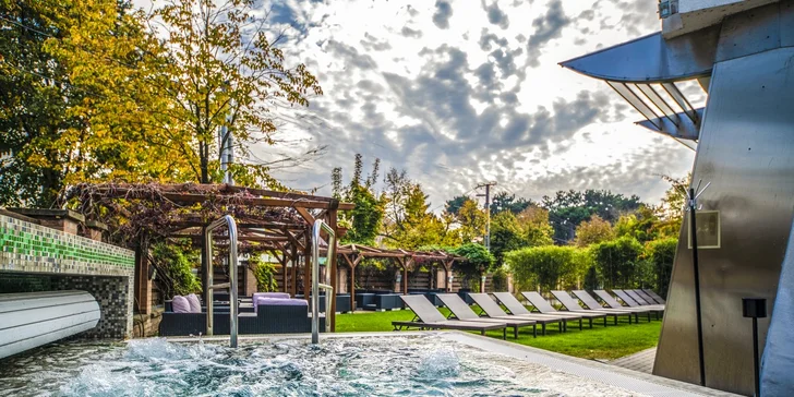 Relax u Balatonu: 4* hotel s vlastní pláží, polopenze, neomezený wellness a zábava pro celou rodinu