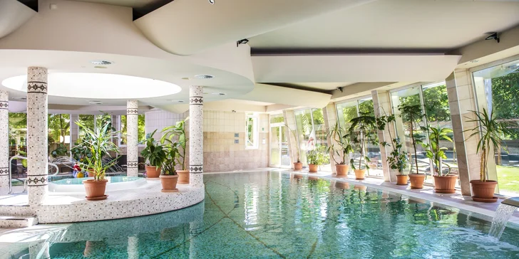 Relax u Balatonu: 4* hotel s vlastní pláží, polopenze, neomezený wellness a zábava pro celou rodinu