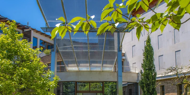 Relax u Balatonu: 4* hotel s vlastní pláží, polopenze, neomezený wellness a zábava pro celou rodinu