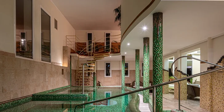 Parádní dovolená u Balatonu: 4* wellness hotel s polopenzí a vlastní pláží, 2 děti do 6,9 let zdarma