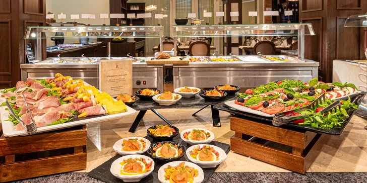 Parádní dovolená u Balatonu: 4* wellness hotel s polopenzí a vlastní pláží, 2 děti do 6,9 let zdarma