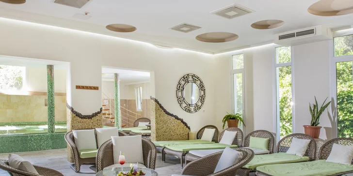 Parádní dovolená u Balatonu: 4* wellness hotel s polopenzí a vlastní pláží, 2 děti do 6,9 let zdarma