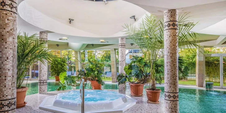 Parádní dovolená u Balatonu: 4* wellness hotel s polopenzí a vlastní pláží, 2 děti do 6,9 let zdarma