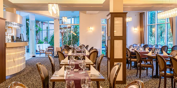 Parádní dovolená u Balatonu: 4* wellness hotel s polopenzí a vlastní pláží, 2 děti do 6,9 let zdarma