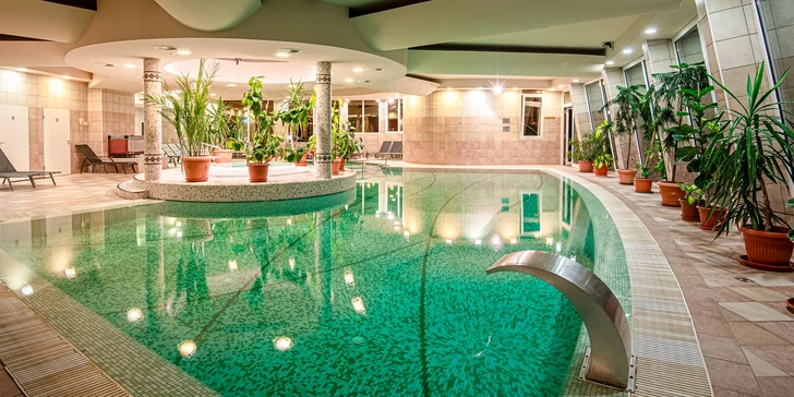 Parádní dovolená u Balatonu: 4* wellness hotel s polopenzí a vlastní pláží, 2 děti do 6,9 let zdarma