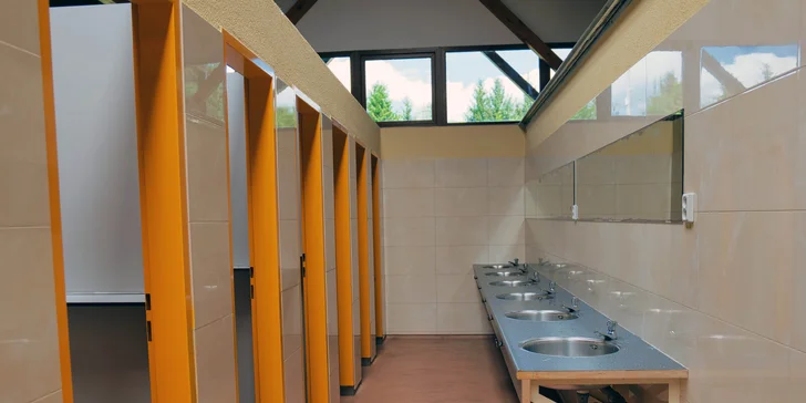 Kemp na Liberecku se super zázemím: stany, mobilhomy, chatky i rekreační domy, bazén, spousta zábavy i restaurace