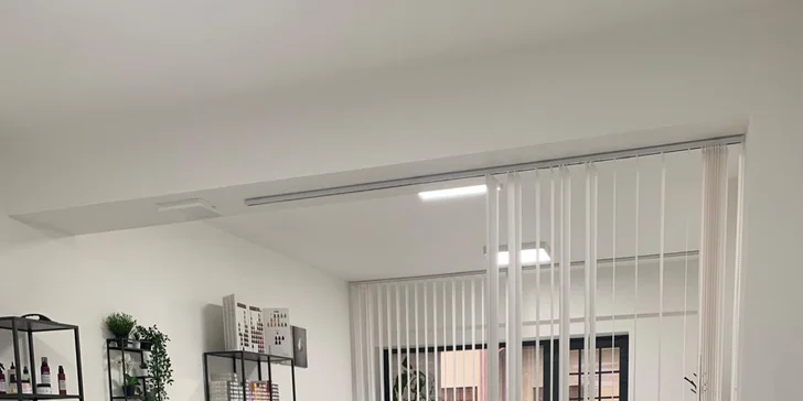 Mladistvá a sjednocená pleť: mikrojehličkování proti vráskám, akné i kuperóze