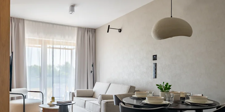 Luxusní dovolená nedaleko Kolobřehu: wellness resort se snídaní nebo polopenzí, vyžití pro děti