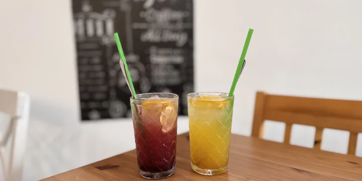 Limonáda podle výběru z 5 druhů v příjemné kavárně pro 1 či 2 osoby