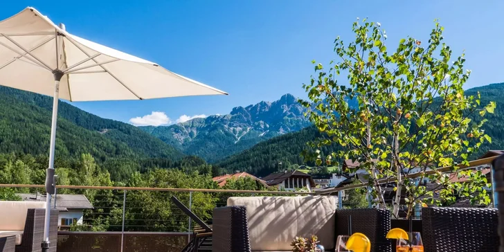 V ceně máte také Kronplatz Guest Card plnou výhod, jako je doprava (v zimě skibusy) po regionu zdarma aj.