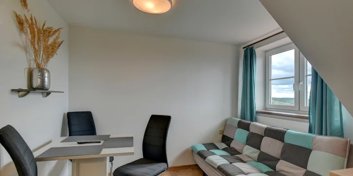 Krušné hory i s jídlem: vybavený apartmán nebo chalupa až pro 14 osob