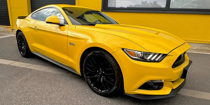 Ford Mustang 5.0 GT: 20 min. spolujízdy, 30 min. řízení nebo zapůjčení až na 24 hod.