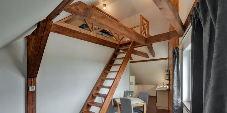Krušné hory i s jídlem: vybavený apartmán nebo chalupa až pro 14 osob