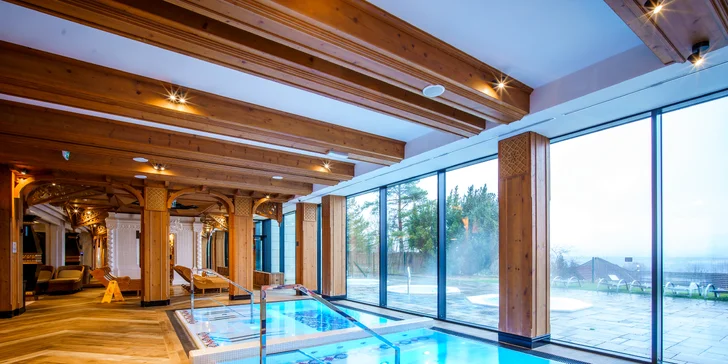 Relax v polských Tatrách: snídaně či polopenze, neomezeně bazény i wellness, obří dětská herna