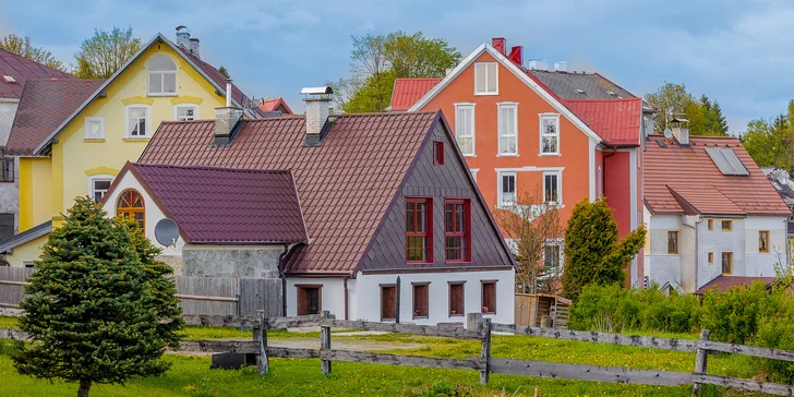 Krušné hory i s jídlem: vybavený apartmán nebo chalupa až pro 14 osob