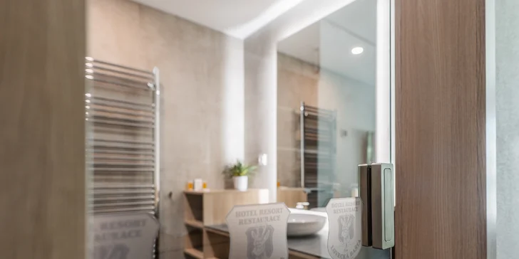 Pobyt v nejlépe hodnoceném hotelu na Strakonicku: snídaně či polopenze, bazén, biotop i wellness